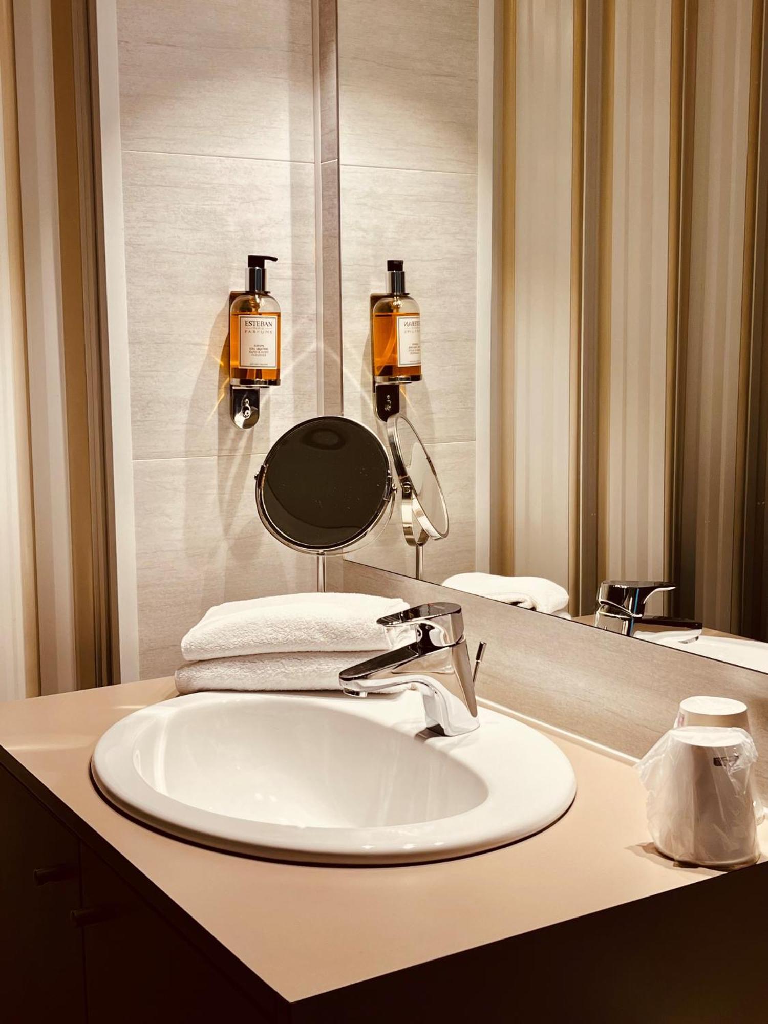Cit'Hotel Le Louvre Orange Εξωτερικό φωτογραφία